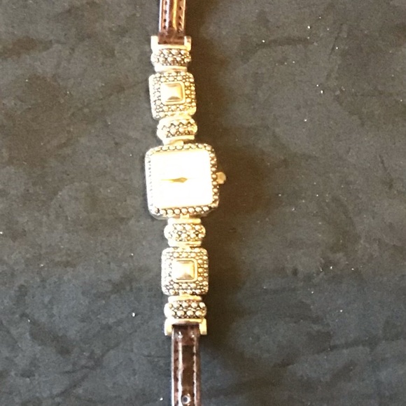 Woman’s Silver/Brown-Leather Watch - Picture 4 of 5